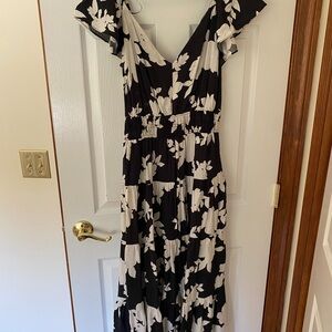 Black and White Floral Maxi Dress with Flutter Sleeve - Size L